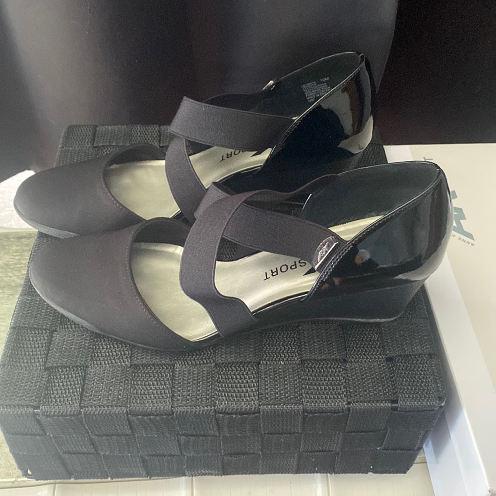 AK SPORT. Wedge heel comfortable casual dress shoe size 10M